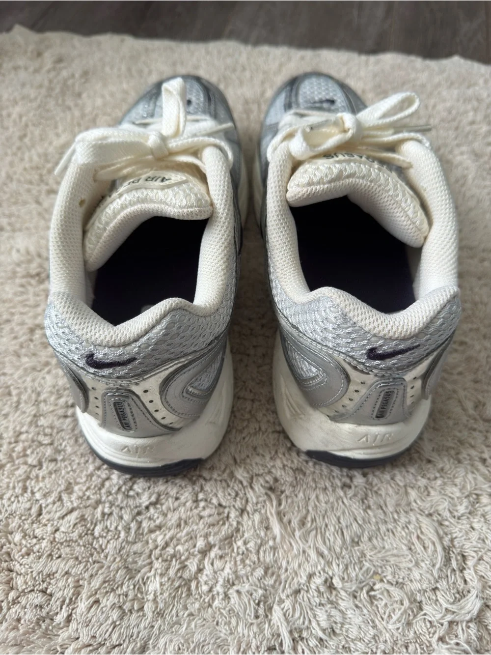Nike Women's Silver and White Running Sneakers with Dark Logo
